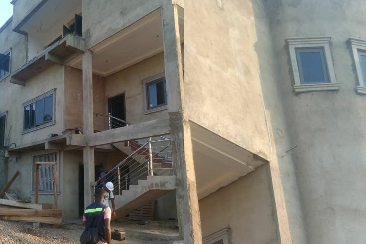 Five rooms flat, two storey building