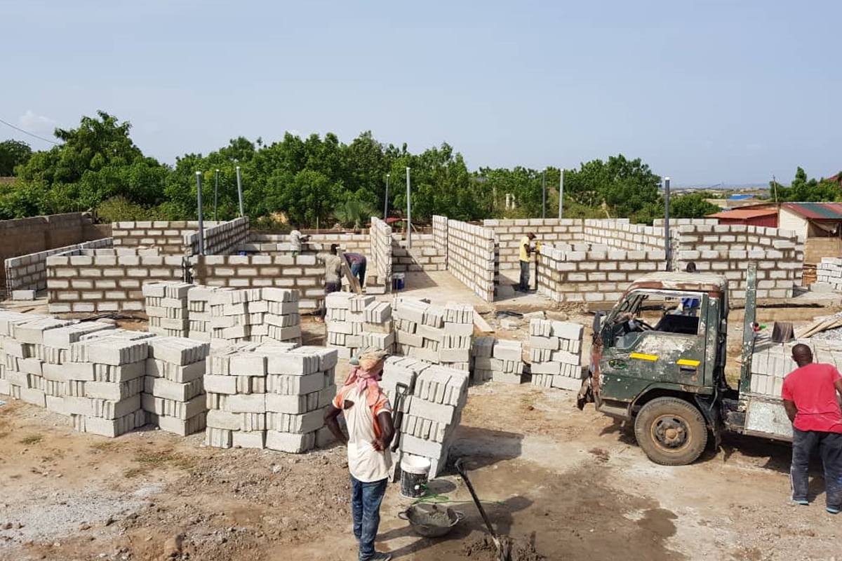 Newly three storey apartments